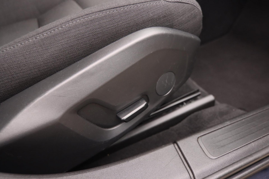 Volvo V90 2.0 D3 Kinetic|Navi Parkpilot Nap Trekhaak Cruise Control Lane Assist ACC Virtual Cockpit Volvo V90 2.0 D3 Kinetic|Navi Parkpilot Nap Trekhaak Cruise Control Lane Assist ACC Virtual Cockpit