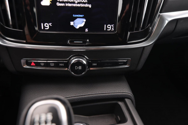 Volvo V90 2.0 D3 Kinetic|Navi Parkpilot Nap Trekhaak Cruise Control Lane Assist ACC Virtual Cockpit Volvo V90 2.0 D3 Kinetic|Navi Parkpilot Nap Trekhaak Cruise Control Lane Assist ACC Virtual Cockpit