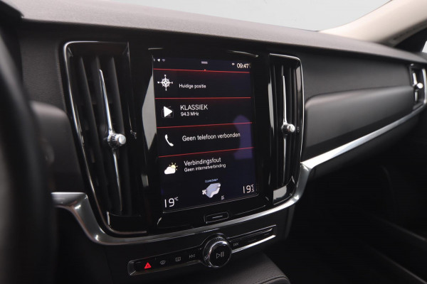 Volvo V90 2.0 D3 Kinetic|Navi Parkpilot Nap Trekhaak Cruise Control Lane Assist ACC Virtual Cockpit Volvo V90 2.0 D3 Kinetic|Navi Parkpilot Nap Trekhaak Cruise Control Lane Assist ACC Virtual Cockpit