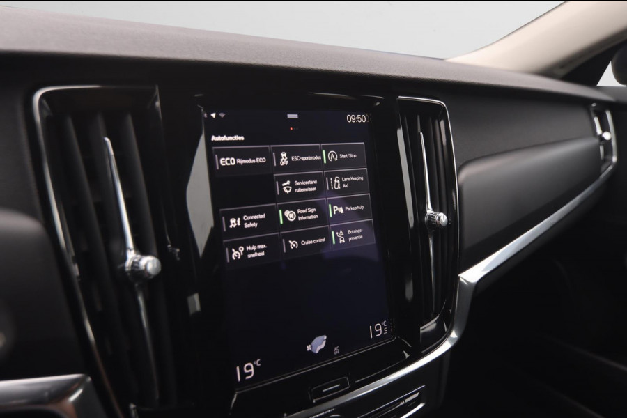 Volvo V90 2.0 D3 Kinetic|Navi Parkpilot Nap Trekhaak Cruise Control Lane Assist ACC Virtual Cockpit Volvo V90 2.0 D3 Kinetic|Navi Parkpilot Nap Trekhaak Cruise Control Lane Assist ACC Virtual Cockpit