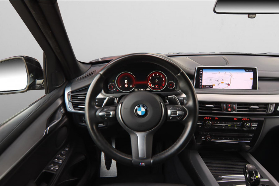 BMW X5 XDrive35i High Executive M-sport| Camera Pano X-Drive Trekhaak Digitale Cockpit ShadowLine Comfortstoelen Stoelverw.