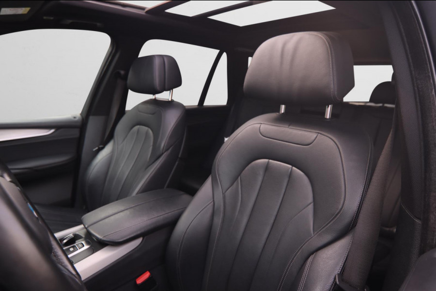 BMW X5 XDrive35i High Executive M-sport| Camera Pano X-Drive Trekhaak Digitale Cockpit ShadowLine Comfortstoelen Stoelverw.