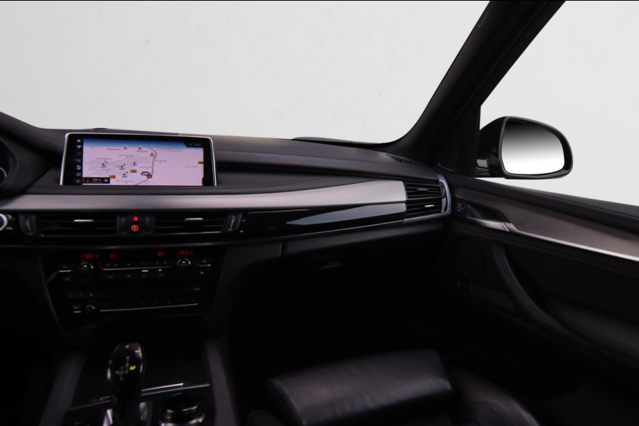 BMW X5 XDrive35i High Executive M-sport| Camera Pano X-Drive Trekhaak Digitale Cockpit ShadowLine Comfortstoelen Stoelverw.