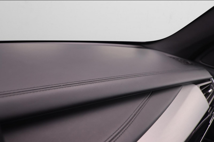 BMW X5 XDrive35i High Executive M-sport| Camera Pano X-Drive Trekhaak Digitale Cockpit ShadowLine Comfortstoelen Stoelverw.