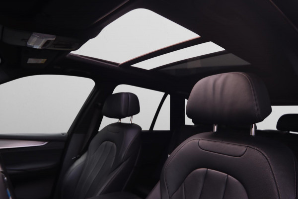 BMW X5 XDrive35i High Executive M-sport| Camera Pano X-Drive Trekhaak Digitale Cockpit ShadowLine Comfortstoelen Stoelverw.