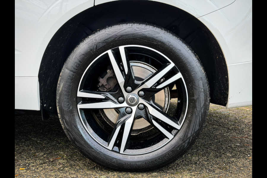 Volvo XC60 2.0 T8 Twin Engine AWD R-Design Panorama|Trekhaak Volvo XC60 2.0 T8 Twin Engine AWD R-Design Panorama|Trekhaak