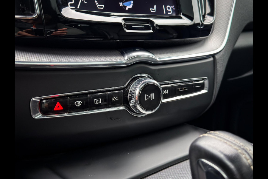 Volvo XC60 2.0 T8 Twin Engine AWD R-Design Panorama|Trekhaak Volvo XC60 2.0 T8 Twin Engine AWD R-Design Panorama|Trekhaak