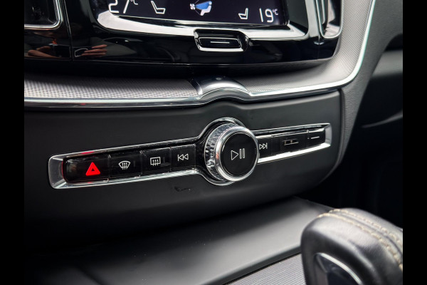 Volvo XC60 2.0 T8 Twin Engine AWD R-Design Panorama|Trekhaak Volvo XC60 2.0 T8 Twin Engine AWD R-Design Panorama|Trekhaak