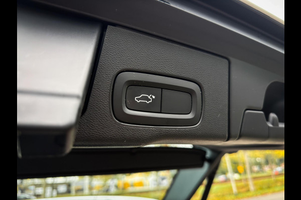 Volvo XC60 2.0 T8 Twin Engine AWD R-Design Panorama|Trekhaak Volvo XC60 2.0 T8 Twin Engine AWD R-Design Panorama|Trekhaak