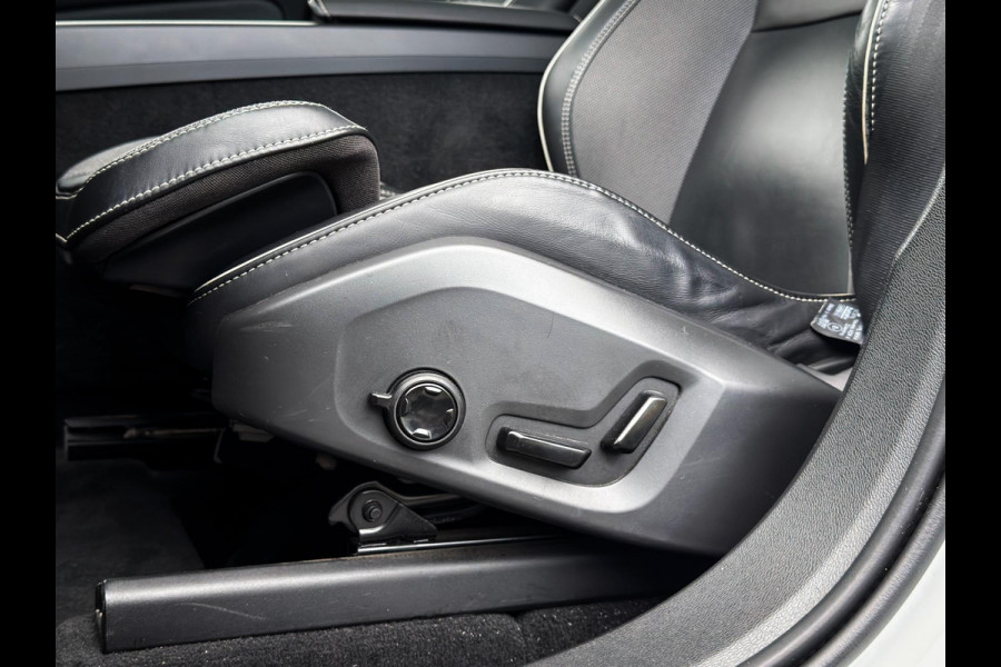 Volvo XC60 2.0 T8 Twin Engine AWD R-Design Panorama|Trekhaak Volvo XC60 2.0 T8 Twin Engine AWD R-Design Panorama|Trekhaak