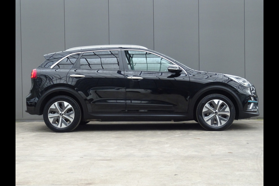 Kia e-Niro ExecutiveLine 64 kWh * LEER * TREKHAAK * 474 KM ACCU RANGE !! Kia e-Niro ExecutiveLine 64 kWh * LEER * TREKHAAK * 474 KM ACCU RANGE !!