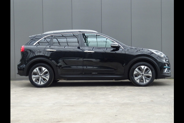 Kia e-Niro ExecutiveLine 64 kWh * LEER * TREKHAAK * 474 KM ACCU RANGE !! Kia e-Niro ExecutiveLine 64 kWh * LEER * TREKHAAK * 474 KM ACCU RANGE !!