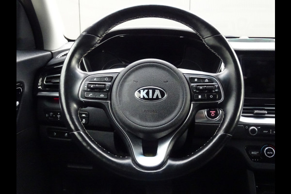 Kia e-Niro ExecutiveLine 64 kWh * LEER * TREKHAAK * 474 KM ACCU RANGE !! Kia e-Niro ExecutiveLine 64 kWh * LEER * TREKHAAK * 474 KM ACCU RANGE !!