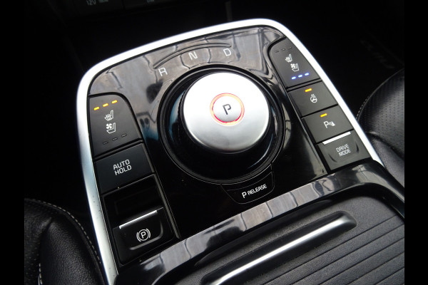 Kia e-Niro ExecutiveLine 64 kWh * LEER * TREKHAAK * 474 KM ACCU RANGE !! Kia e-Niro ExecutiveLine 64 kWh * LEER * TREKHAAK * 474 KM ACCU RANGE !!
