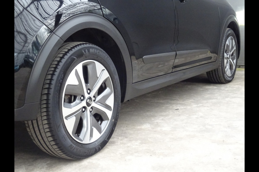 Kia e-Niro ExecutiveLine 64 kWh * LEER * TREKHAAK * 474 KM ACCU RANGE !! Kia e-Niro ExecutiveLine 64 kWh * LEER * TREKHAAK * 474 KM ACCU RANGE !!