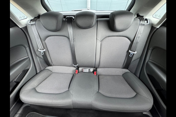 Audi A1 Sportback 1.0 TFSI Pro Line * Stoelverwarming * Led * Lichtmetalen Velgen Audi A1 Sportback 1.0 TFSI Pro Line * Stoelverwarming * Led * Lichtmetalen Velgen
