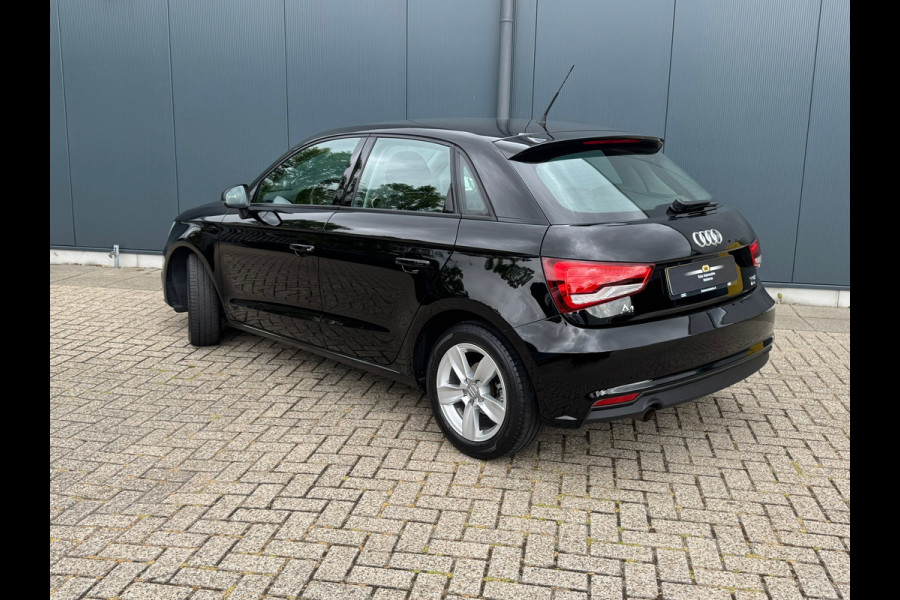Audi A1 Sportback 1.0 TFSI Pro Line * Stoelverwarming * Led * Lichtmetalen Velgen Audi A1 Sportback 1.0 TFSI Pro Line * Stoelverwarming * Led * Lichtmetalen Velgen