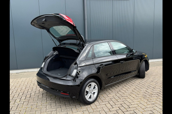 Audi A1 Sportback 1.0 TFSI Pro Line * Stoelverwarming * Led * Lichtmetalen Velgen Audi A1 Sportback 1.0 TFSI Pro Line * Stoelverwarming * Led * Lichtmetalen Velgen