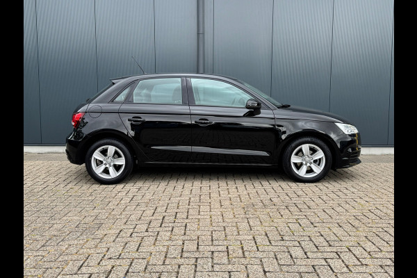 Audi A1 Sportback 1.0 TFSI Pro Line * Stoelverwarming * Led * Lichtmetalen Velgen Audi A1 Sportback 1.0 TFSI Pro Line * Stoelverwarming * Led * Lichtmetalen Velgen