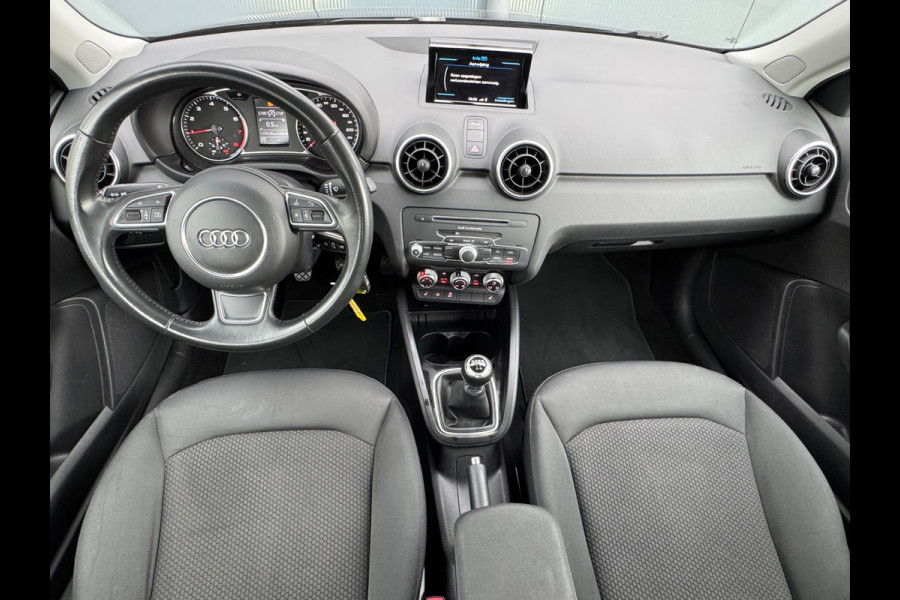 Audi A1 Sportback 1.0 TFSI Pro Line * Stoelverwarming * Led * Lichtmetalen Velgen Audi A1 Sportback 1.0 TFSI Pro Line * Stoelverwarming * Led * Lichtmetalen Velgen