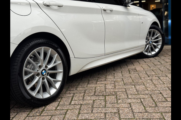 BMW 1-serie 118i M-Pakket 2019 AUT NAVI CAMERA CRUISE NAP! BMW 1-serie 118i M-Pakket 2019 AUT NAVI CAMERA CRUISE NAP!