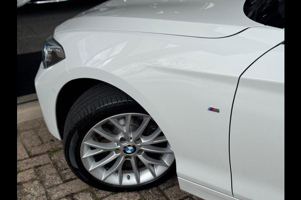 BMW 1-serie 118i M-Pakket 2019 AUT NAVI CAMERA CRUISE NAP! BMW 1-serie 118i M-Pakket 2019 AUT NAVI CAMERA CRUISE NAP!