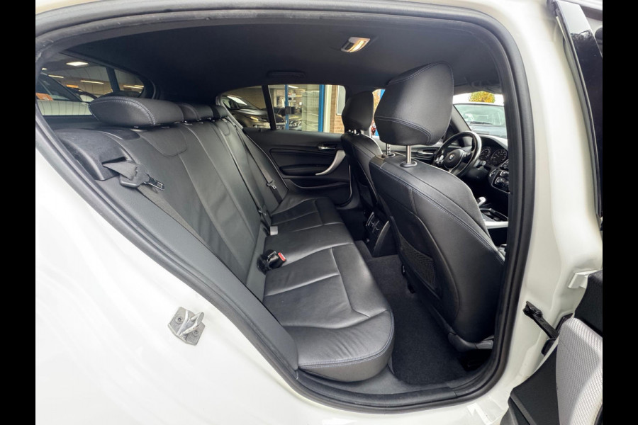 BMW 1-serie 118i M-Pakket 2019 AUT NAVI CAMERA CRUISE NAP! BMW 1-serie 118i M-Pakket 2019 AUT NAVI CAMERA CRUISE NAP!