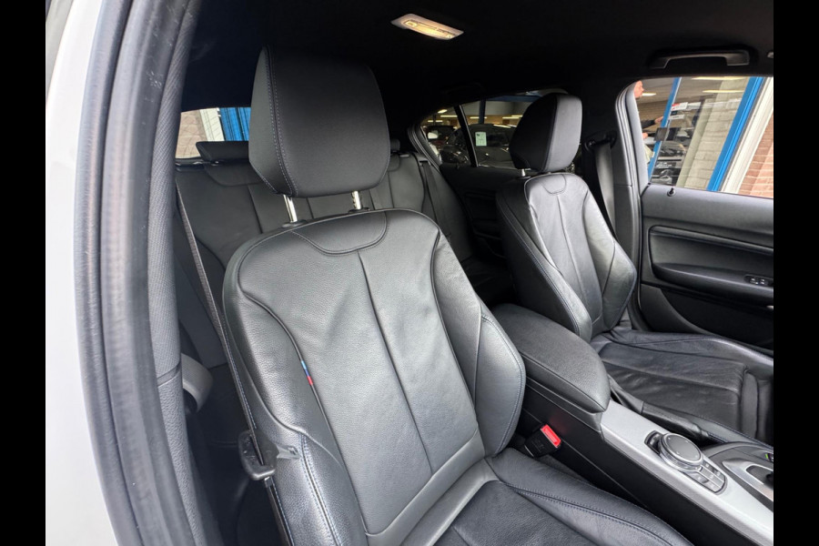 BMW 1-serie 118i M-Pakket 2019 AUT NAVI CAMERA CRUISE NAP! BMW 1-serie 118i M-Pakket 2019 AUT NAVI CAMERA CRUISE NAP!