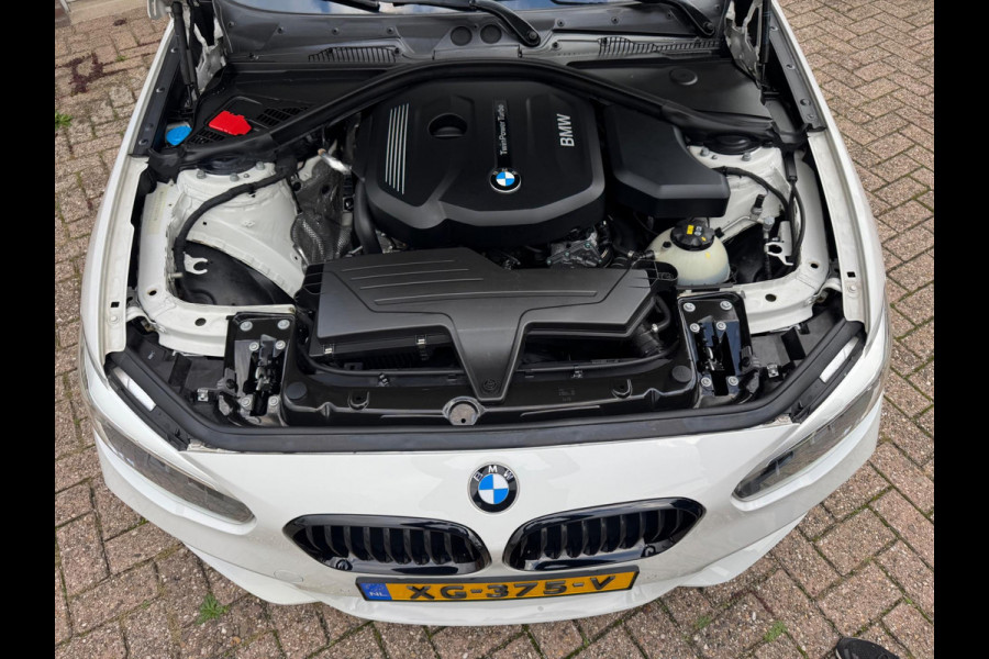 BMW 1-serie 118i M-Pakket 2019 AUT NAVI CAMERA CRUISE NAP! BMW 1-serie 118i M-Pakket 2019 AUT NAVI CAMERA CRUISE NAP!