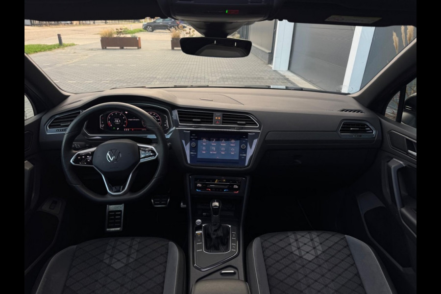 Volkswagen Tiguan 1.5 TSI R-Line 2024 IQ LIGHT PANO NAVI CAMERA CLIMATE SPORTVELGE