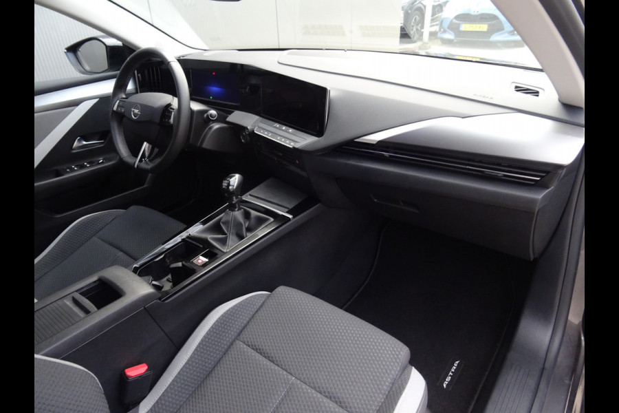 Opel Astra Sports Tourer 1.2 Turbo * PDC * CARPLAY * TREKHAAK !! Opel Astra Sports Tourer 1.2 Turbo * PDC * CARPLAY * TREKHAAK !!