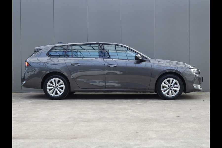 Opel Astra Sports Tourer 1.2 Turbo * PDC * CARPLAY * TREKHAAK !! Opel Astra Sports Tourer 1.2 Turbo * PDC * CARPLAY * TREKHAAK !!