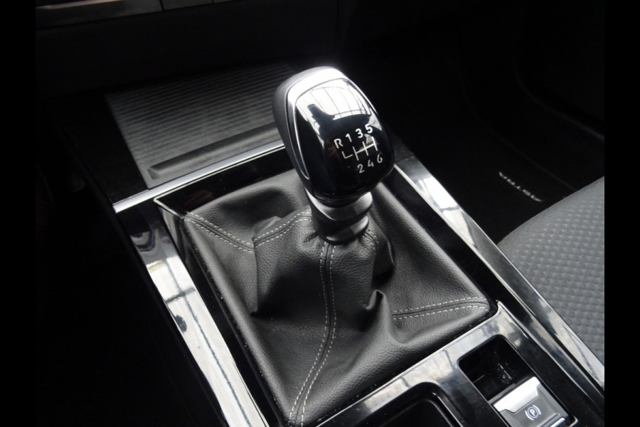 Opel Astra Sports Tourer 1.2 Turbo * PDC * CARPLAY * TREKHAAK !! Opel Astra Sports Tourer 1.2 Turbo * PDC * CARPLAY * TREKHAAK !!