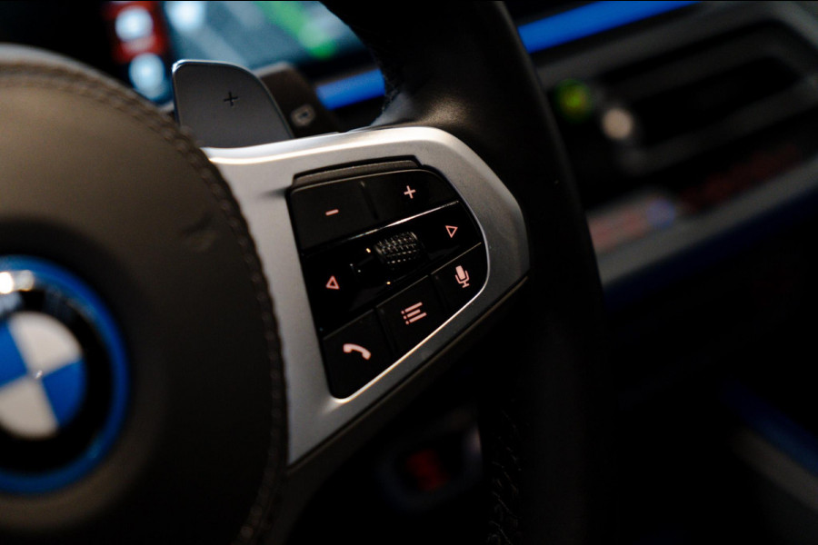 BMW X5 xDrive45e High Executive Achteras|Pano|LuchtV|360º|22inch|M-Sport BMW X5 xDrive45e High Executive Achteras|Pano|LuchtV|360º|22inch|M-Sport