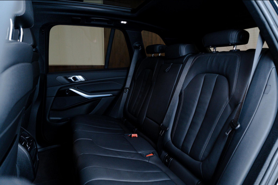 BMW X5 xDrive45e High Executive Achteras|Pano|LuchtV|360º|22inch|M-Sport BMW X5 xDrive45e High Executive Achteras|Pano|LuchtV|360º|22inch|M-Sport