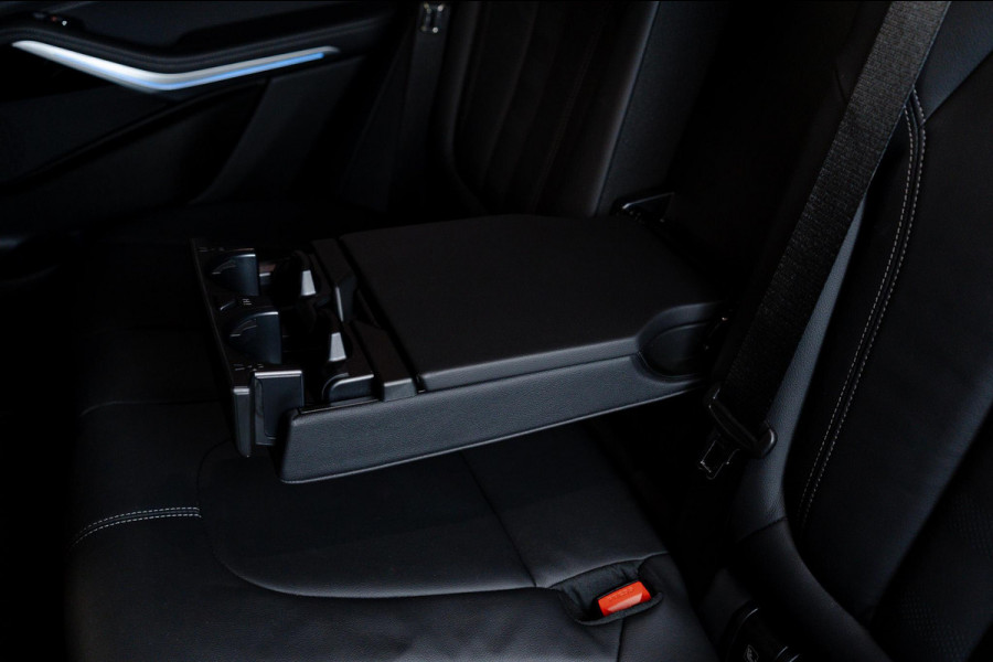 BMW X5 xDrive45e High Executive Achteras|Pano|LuchtV|360º|22inch|M-Sport BMW X5 xDrive45e High Executive Achteras|Pano|LuchtV|360º|22inch|M-Sport