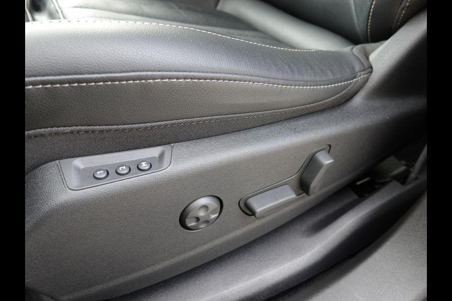 Opel Grandland 1.2 Turbo Hybrid GS Leder interieur Opel Grandland 1.2 Turbo Hybrid GS Leder interieur