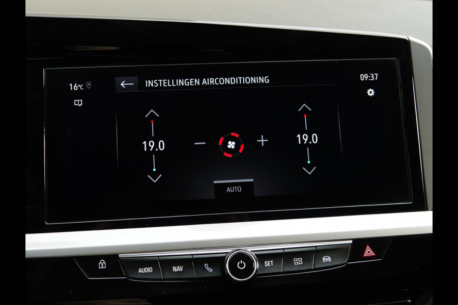 Opel Grandland 1.2 Turbo Hybrid GS Leder interieur Opel Grandland 1.2 Turbo Hybrid GS Leder interieur