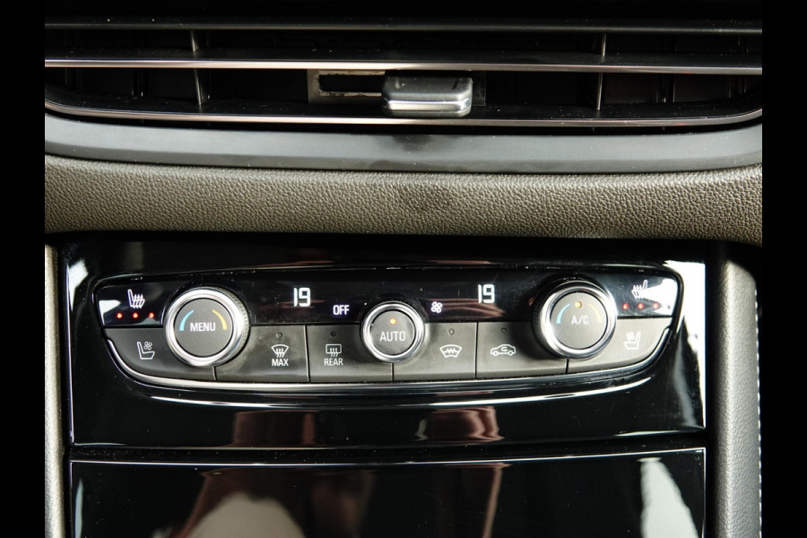 Opel Grandland 1.2 Turbo Hybrid GS Leder interieur Opel Grandland 1.2 Turbo Hybrid GS Leder interieur