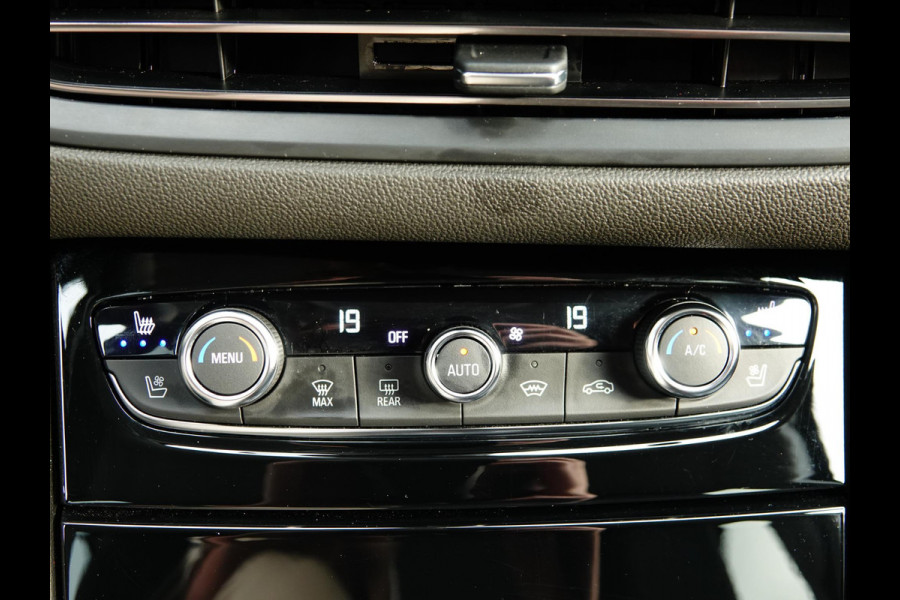 Opel Grandland 1.2 Turbo Hybrid GS Leder interieur Opel Grandland 1.2 Turbo Hybrid GS Leder interieur