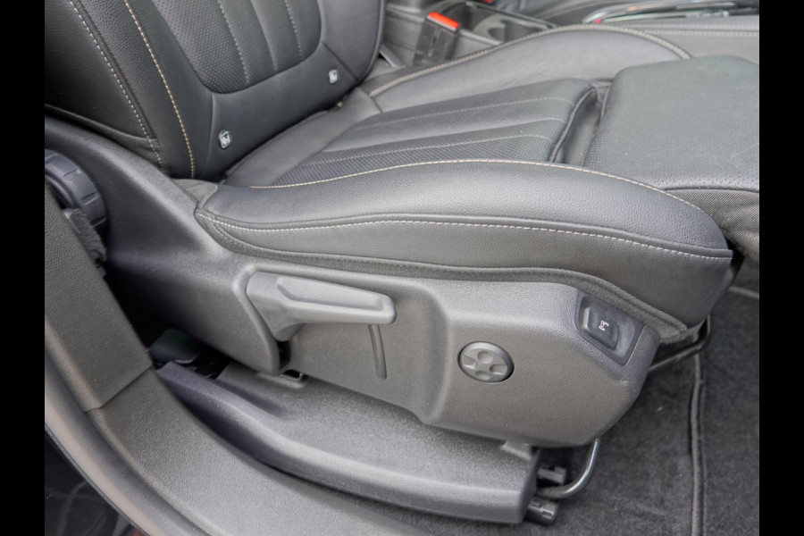 Opel Grandland 1.2 Turbo Hybrid GS Leder interieur Opel Grandland 1.2 Turbo Hybrid GS Leder interieur