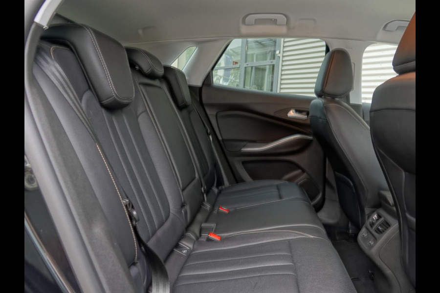 Opel Grandland 1.2 Turbo Hybrid GS Leder interieur Opel Grandland 1.2 Turbo Hybrid GS Leder interieur