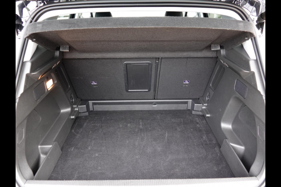 Opel Grandland 1.2 Turbo Hybrid GS Leder interieur Opel Grandland 1.2 Turbo Hybrid GS Leder interieur