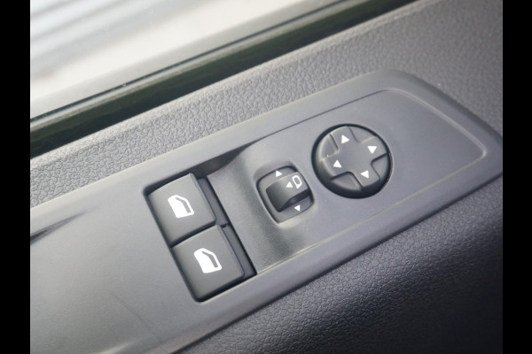 Peugeot e-Expert L3 75 kWh | navi incl. Apple Carplay | camera | Comfort tussenschot | airco | cruise control | rijklaarprijs Peugeot e-Expert L3 75 kWh | navi incl. Apple Carplay | camera | Comfort tussenschot | airco | cruise control | rijklaarprijs