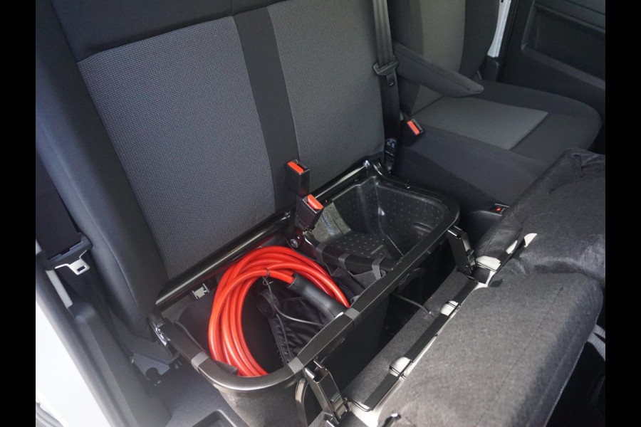 Peugeot e-Expert L3 75 kWh | camera | navi incl. Apple Carplay | Comfort tussenschot | airco | cruise control | rijklaarprijs Peugeot e-Expert L3 75 kWh | camera | navi incl. Apple Carplay | Comfort tussenschot | airco | cruise control | rijklaarprijs