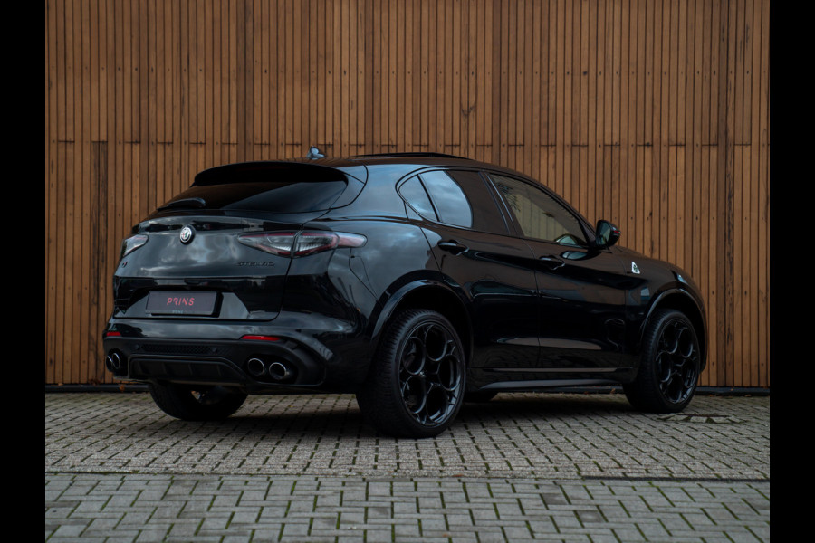 Alfa Romeo Stelvio 2.9 V6 AWD Quadrifoglio | Pano-dak | 21 inch | Harman/Kardon | Adapt. cruise Alfa Romeo Stelvio 2.9 V6 AWD Quadrifoglio | Pano-dak | 21 inch | Harman/Kardon | Adapt. cruise