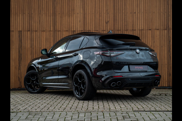 Alfa Romeo Stelvio 2.9 V6 AWD Quadrifoglio | Pano-dak | 21 inch | Harman/Kardon | Adapt. cruise Alfa Romeo Stelvio 2.9 V6 AWD Quadrifoglio | Pano-dak | 21 inch | Harman/Kardon | Adapt. cruise