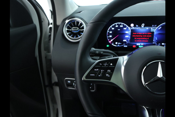 Mercedes-Benz GLA 250 e Plug-In Hybride Panorama Schuif-Kanteldak | Dodehoekassist | Memory Voorstoelen | Sfeerverlichting | 11 kW Laden | Stuur en Stoelverwarming. Inclusief 24 maanden MB Certified garantie voor Europa.