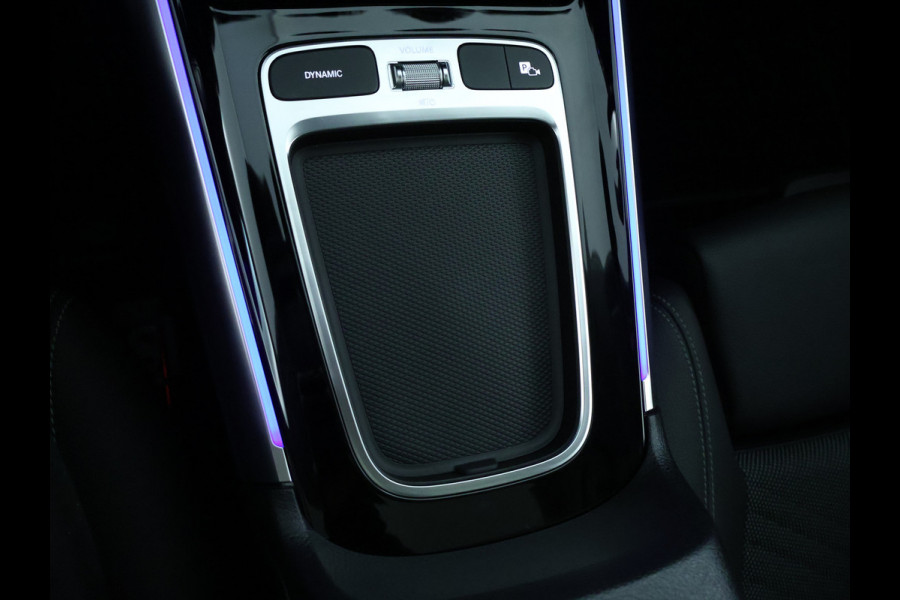 Mercedes-Benz GLA 250 e Plug-In Hybride Panorama Schuif-Kanteldak | Dodehoekassist | Memory Voorstoelen | Sfeerverlichting | 11 kW Laden | Stuur en Stoelverwarming. Inclusief 24 maanden MB Certified garantie voor Europa.