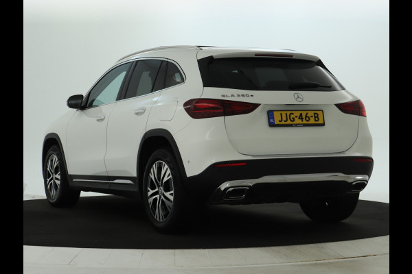 Mercedes-Benz GLA 250 e Plug-In Hybride Panorama Schuif-Kanteldak | Dodehoekassist | Memory Voorstoelen | Sfeerverlichting | 11 kW Laden | Stuur en Stoelverwarming. Inclusief 24 maanden MB Certified garantie voor Europa.